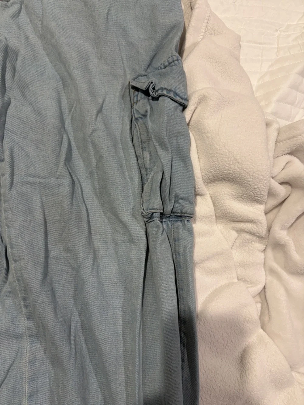 Universal Thread Light Blue Denim Cargo Jeans - Picture 2 of 8
